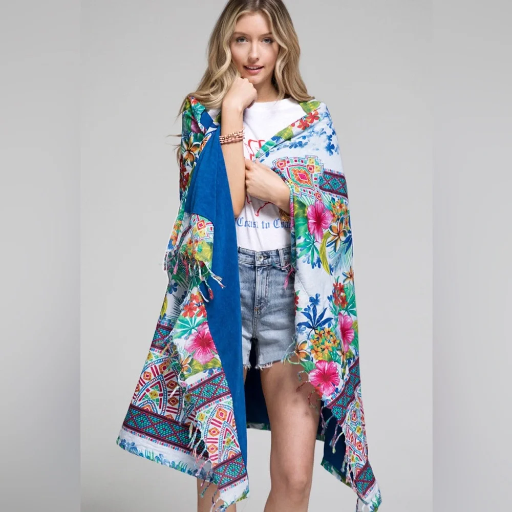 Ruggine Luxury Flower Print Towel NWT